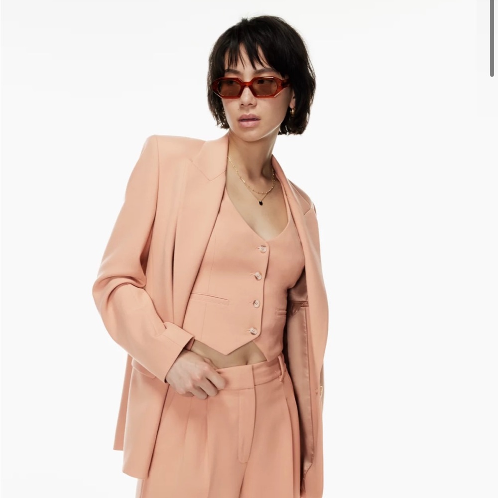 Aritzia Flores Wilfred blazer XS fits oversized - Picture 3 of 10